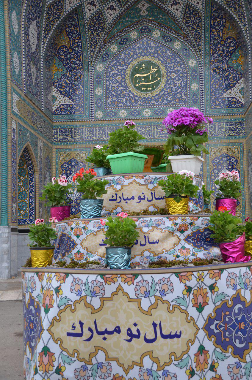در تعطیلات نوروزی بیش از ۱۰ هزار زائر و گردشگر از حسینیه اعظم زنجان بازدید کردند.