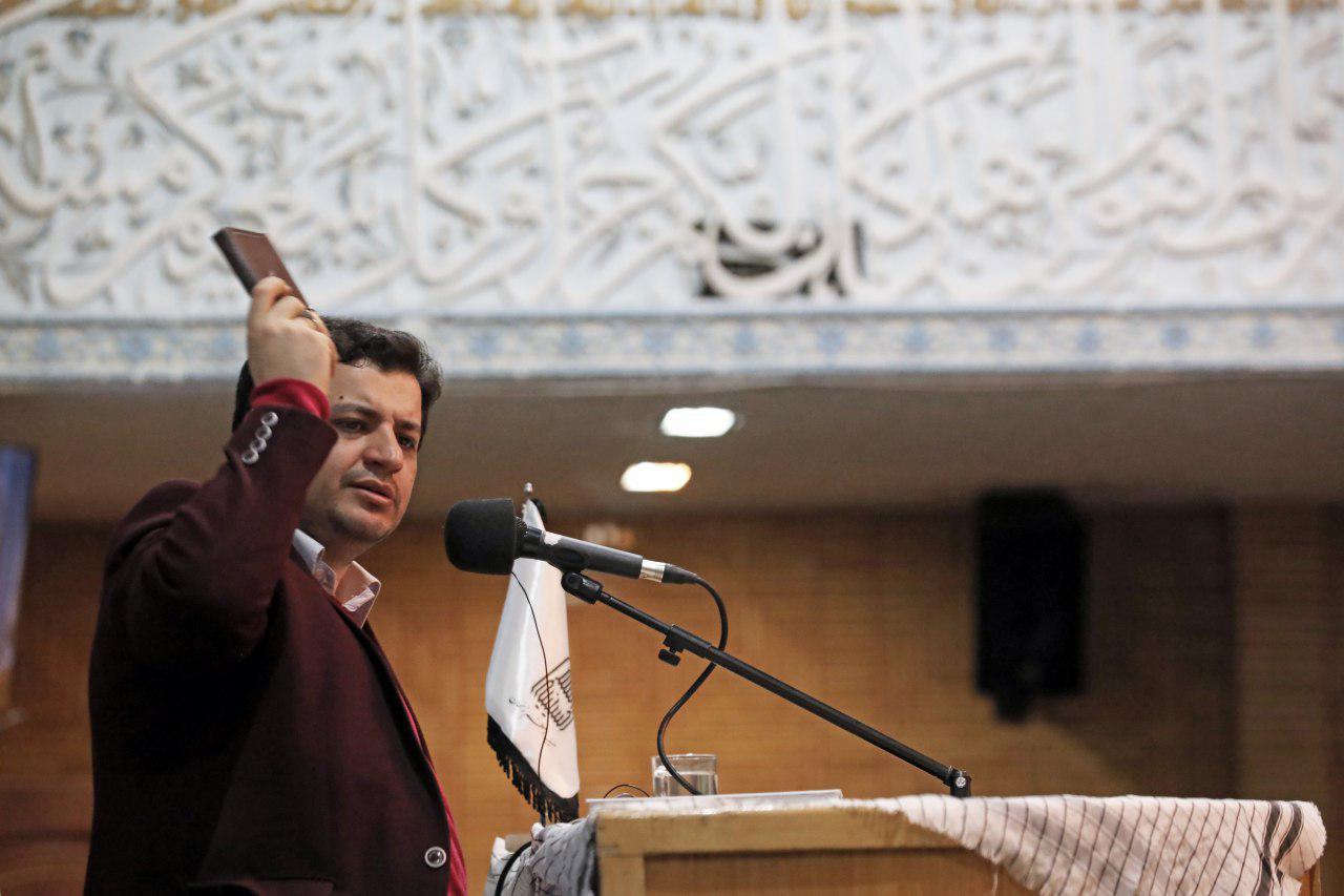 گزارش صوتی و تصویری مراسم سخنرانی استاد رائفی‌پور در حسینیه اعظم زنجان