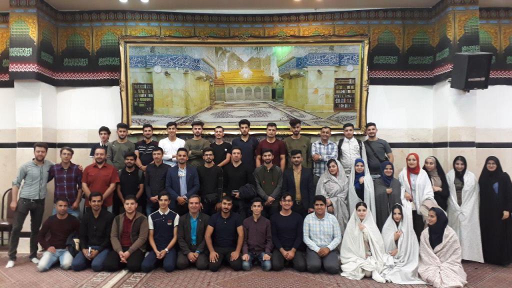حضور دانشجویان بومی و غیر بومی (غیر ایرانی) دانشگاه علوم پزشکی زنجان در حسینیه اعظم