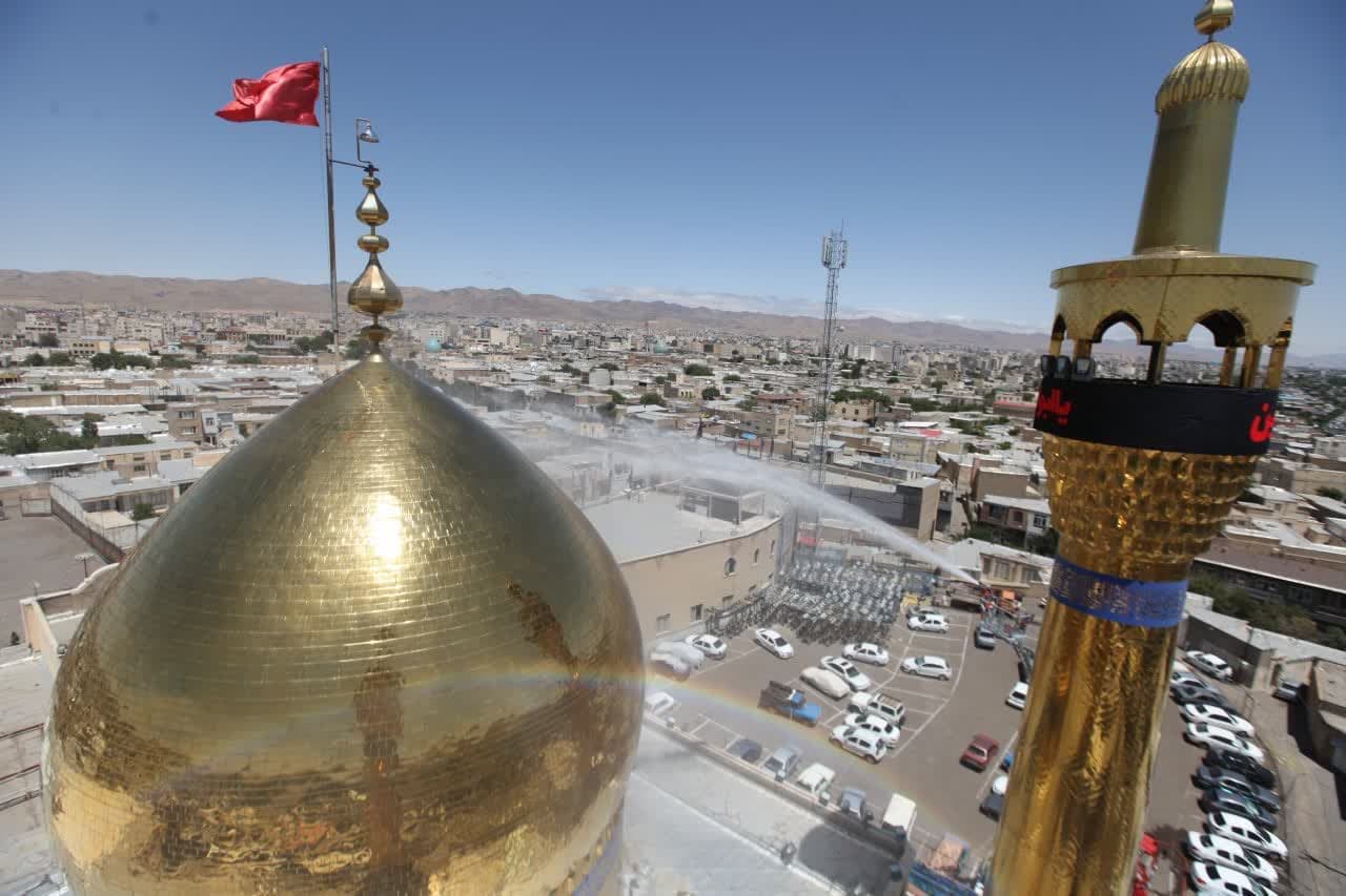 آئین شست و شوی گنبد حسینیه اعظم