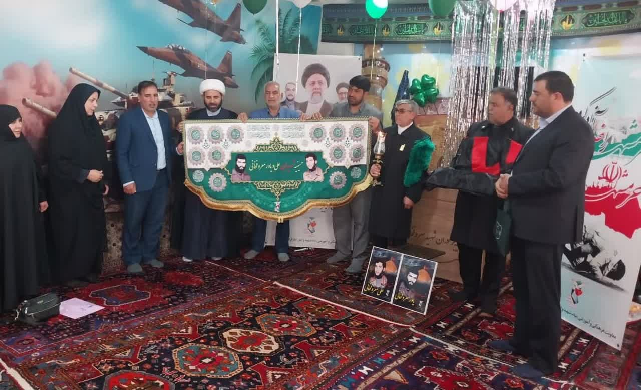 دیدار خادمین حسینیه اعظم با خانواده شهدا