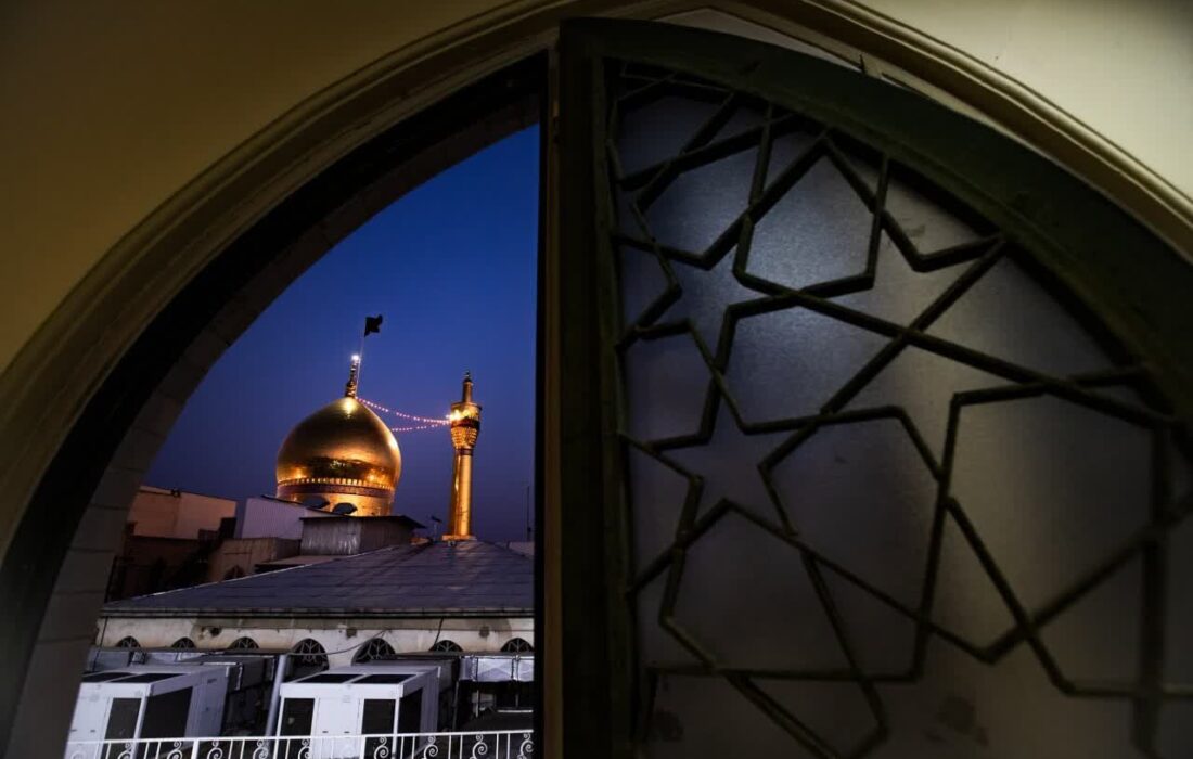 آیین تعویض پرچم گنبد حسینیه اعظم زنجان برگزار شد