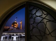 آیین تعویض پرچم گنبد حسینیه اعظم زنجان برگزار شد