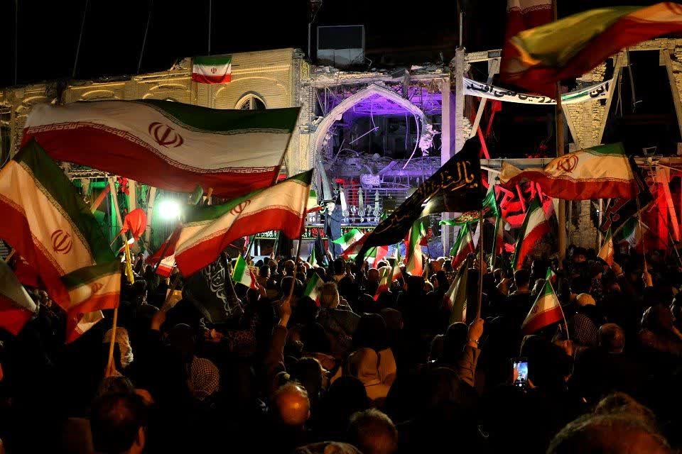 سومین اجتماع مردمی فدائی ها در محل اصابت موشک آمریکائی-صهیونی و میعادگاه یوم العباس