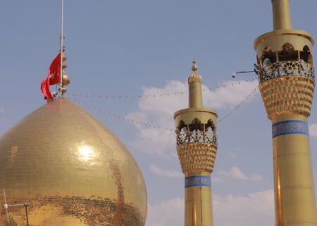 آیین تعویض پرچم گنبد حسینیه اعظم زنجان در آستانه ماه ربیع‌الاول برگزار شد.
